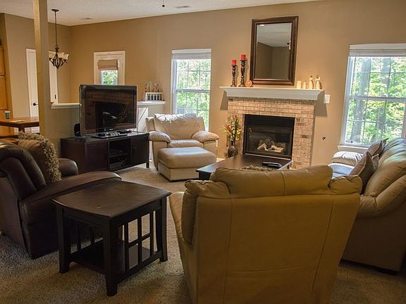 3rd image of 12155 Sagamore Woods Dr