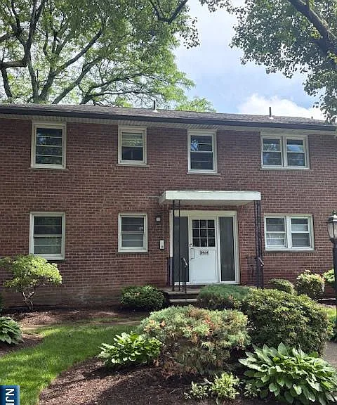 23-16 Howard Ave #D — Photo 1