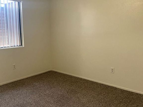 4th image of 3461 S Chester Ave #139-17