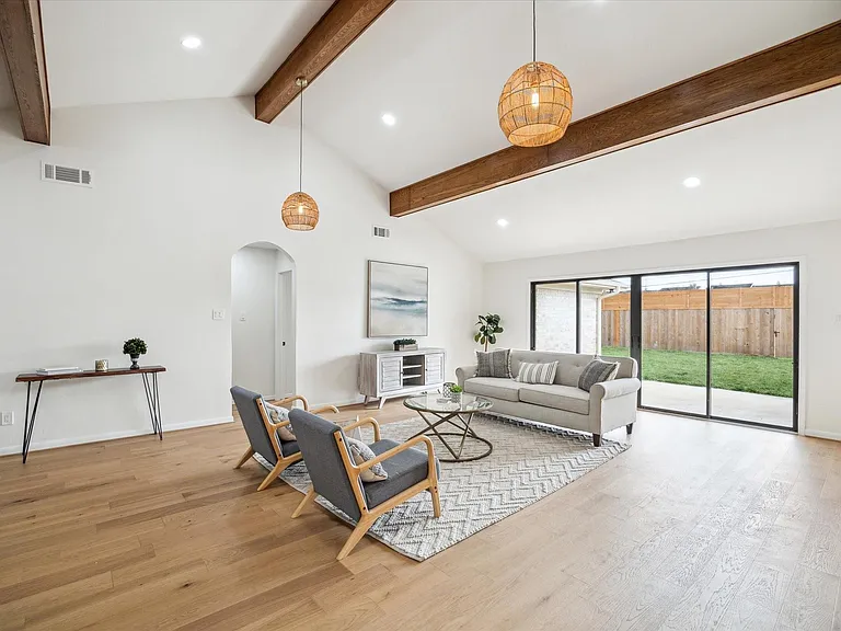 7715 Twin Hills Dr — Photo 10