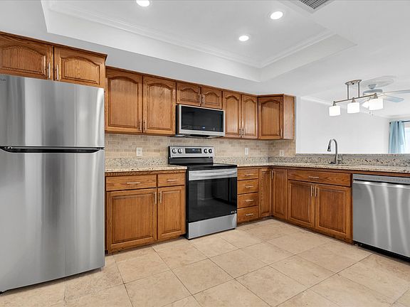 4th image of 4902 38th Way S APT 109