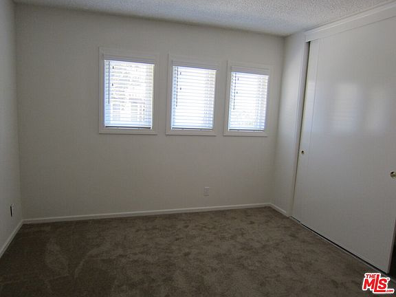 4th image of 427 Hill St