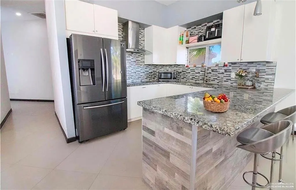 3 bed, 2.5 bath, 1604 sqft, $2,150 — Photo 4