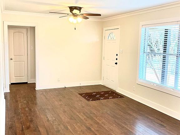 5th image of 320 Elm Dr