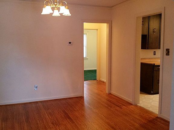 3rd image of 1749 Ash St