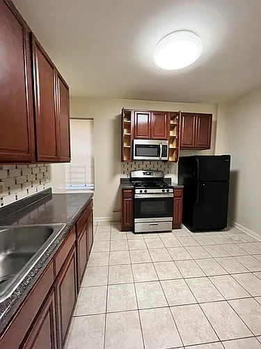 146-150 Manhattan Ave #3 Photo 1