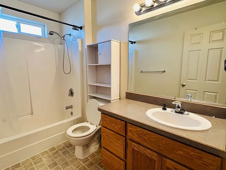 844 Woodhaven Dr — Photo 23