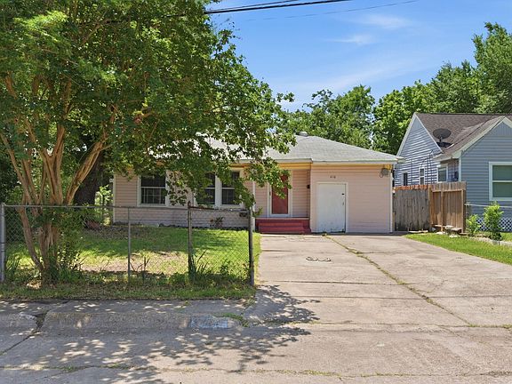 3rd image of 410 Live Oak St