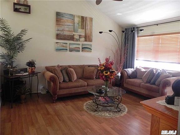 5th image of 26 Highview Dr