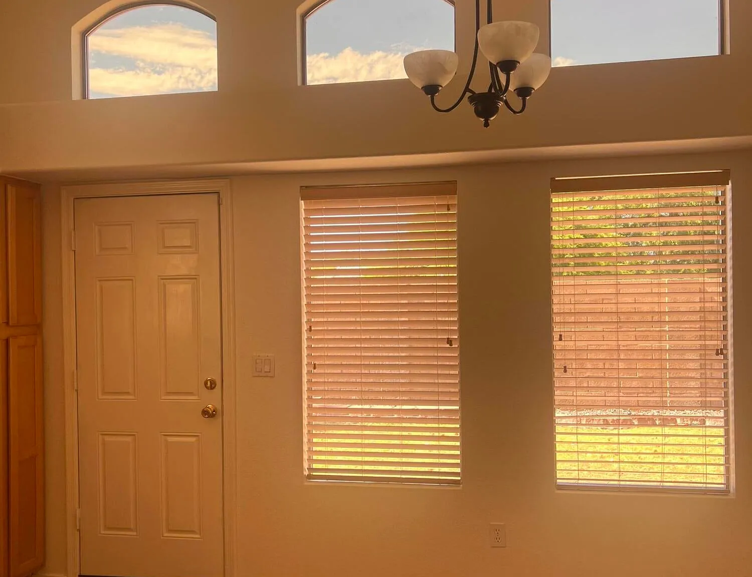 3 bed, 1308 sqft, $2,000 — Photo 3
