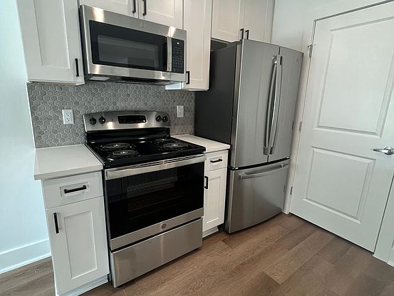 5th image of 1901 Hearthstone Dr APT B