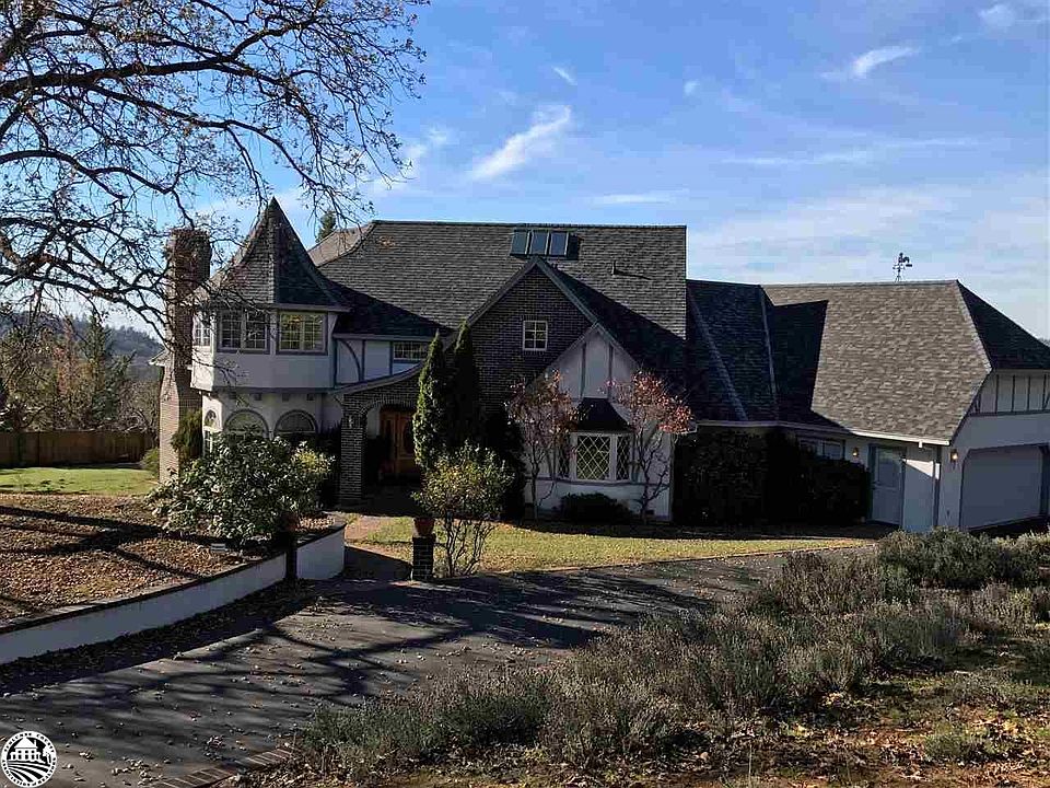 1st image of 20850 Crestwood Ct