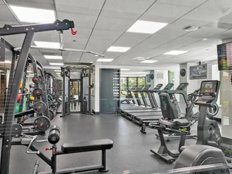 400 N La Salle Dr #3201 — Photo 8