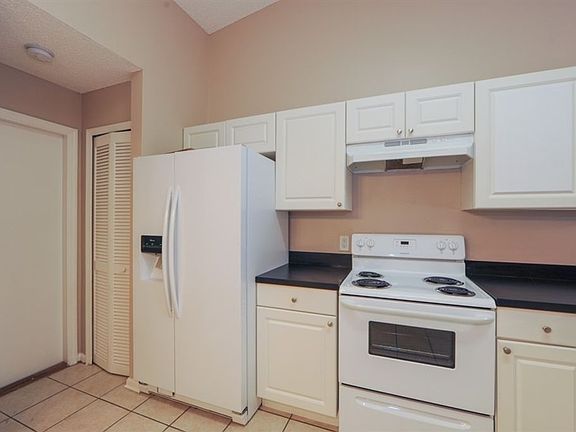 4th image of 8730 Exposition Dr