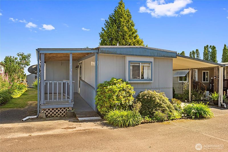 3rd image of 16600 25th Avenue NE #75