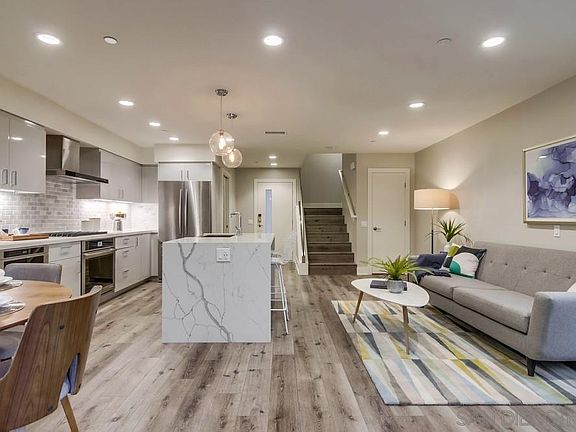 3rd image of 3030 Jarvis St Unit 15