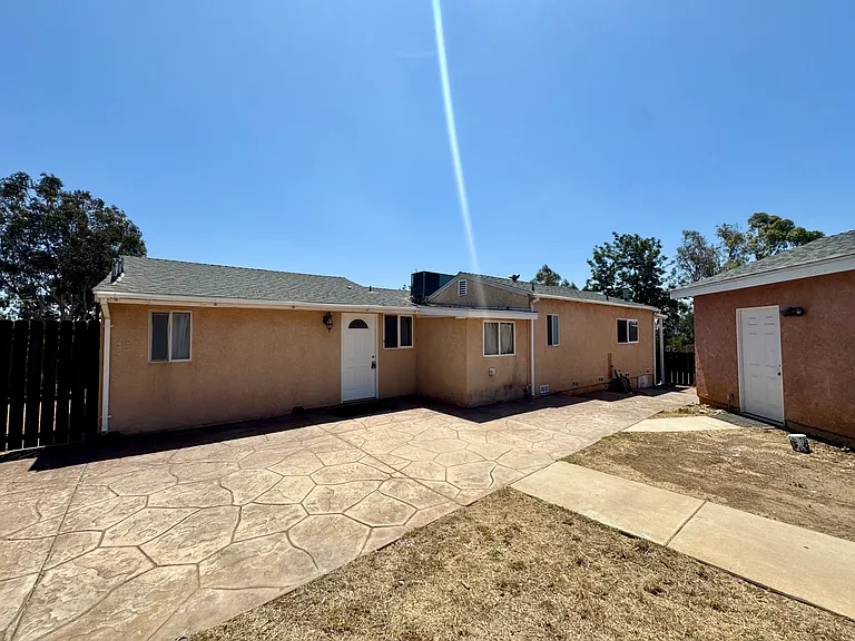 3917 Quarry Rd — Photo 1