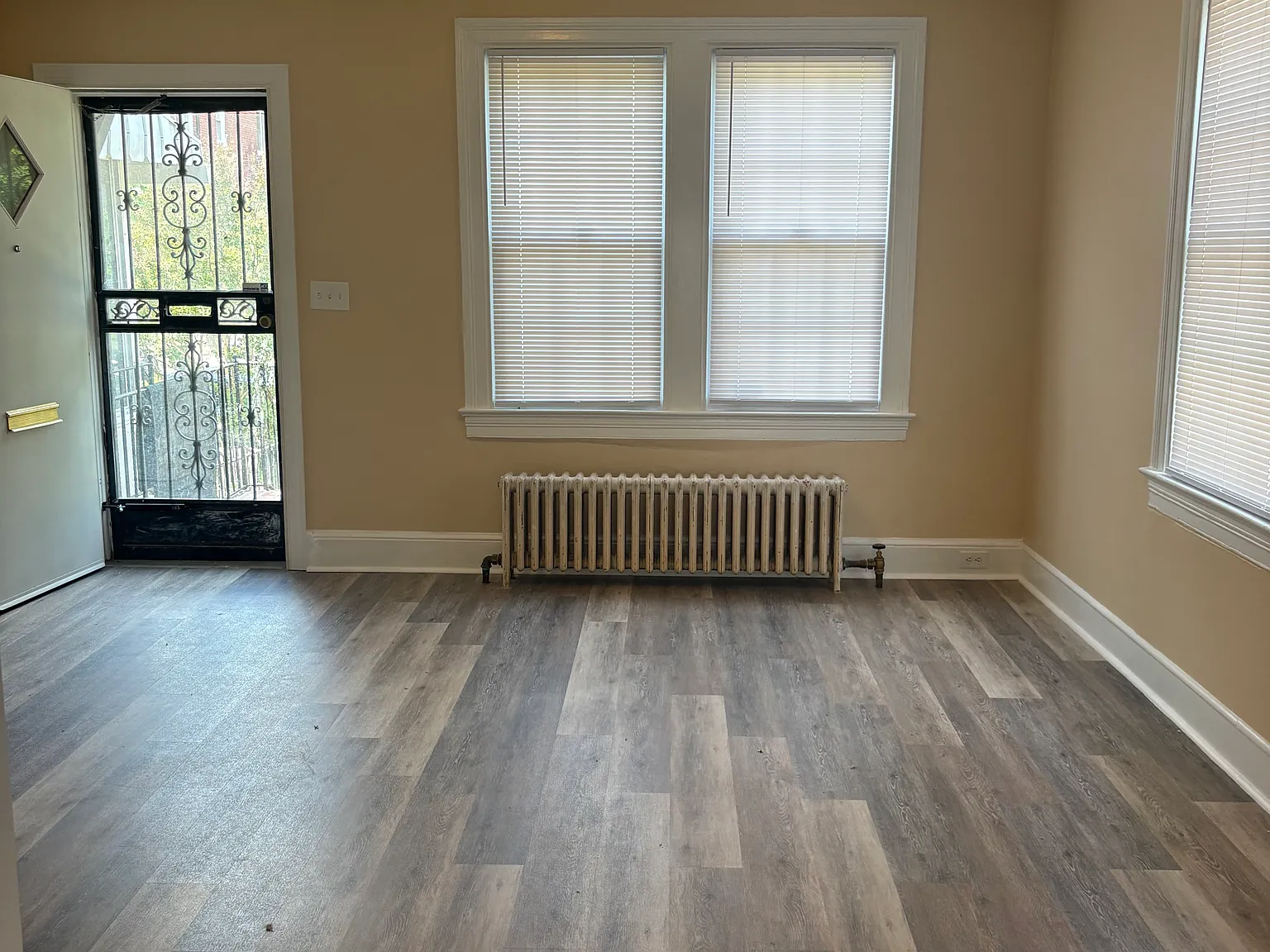 3 bed, 1.5 bath, 1776 sqft, $3,400 — Photo 3