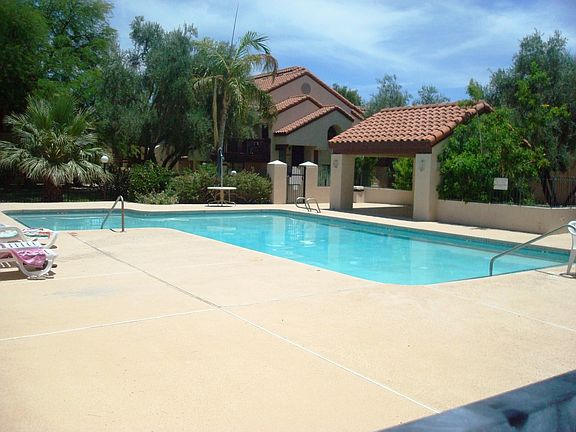 5th image of 925 N COLLEGE Avenue #123
