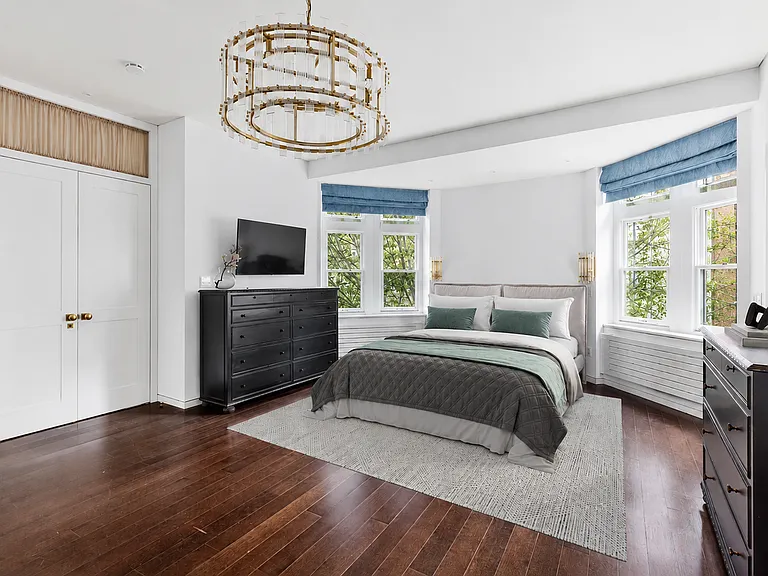 131 E 70th St #3 — Photo 7
