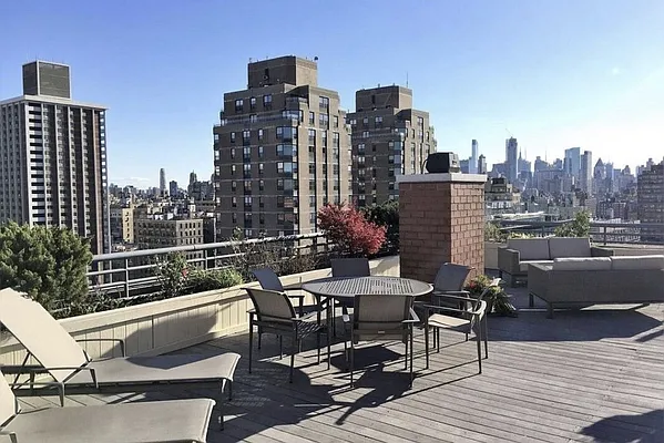 Rented by Akam Sales and Brokerage | media 19