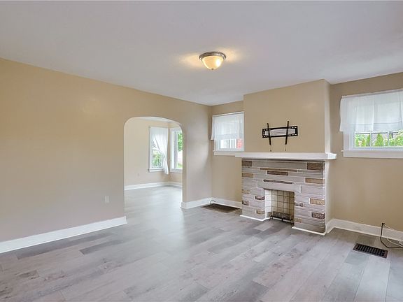 4th image of 127 Montclair Ave