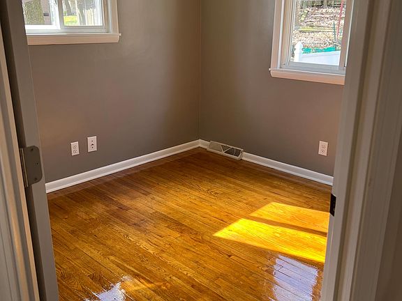 4th image of 216 Aqueduct St