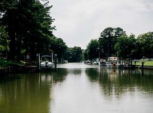 8470 Oyster Cove Rd, Hayes, VA 23072