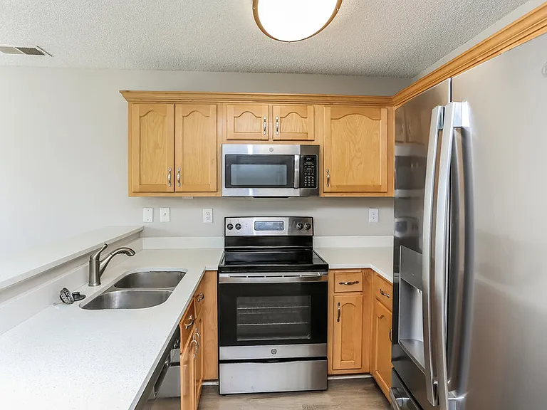 9913 Vista Ridge Dr — Photo 9