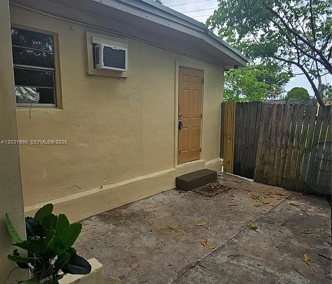 1840 Fern Rd #3 — Photo 1