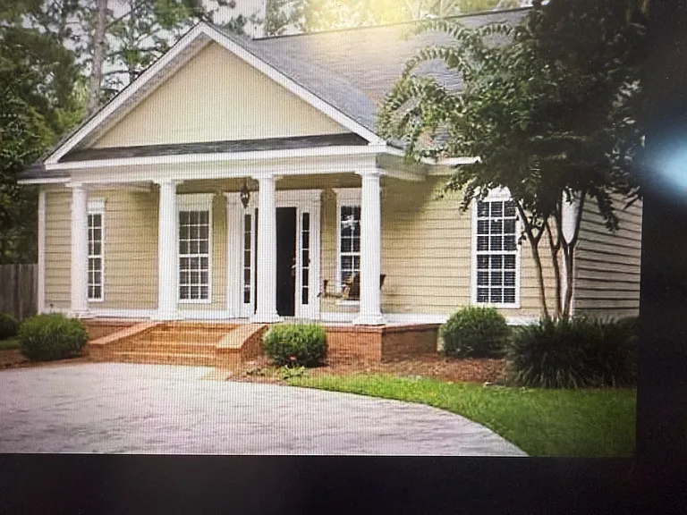 1506 Pinecrest Dr — Photo 1