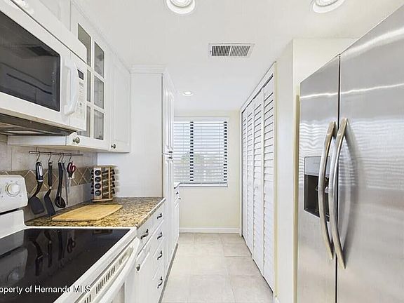 4th image of 4550 Bay Blvd Unit 1226