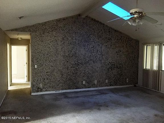 4th image of 3262 Laurel Grv N