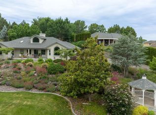 33 S Bermuda Rd, Kennewick, WA 99338