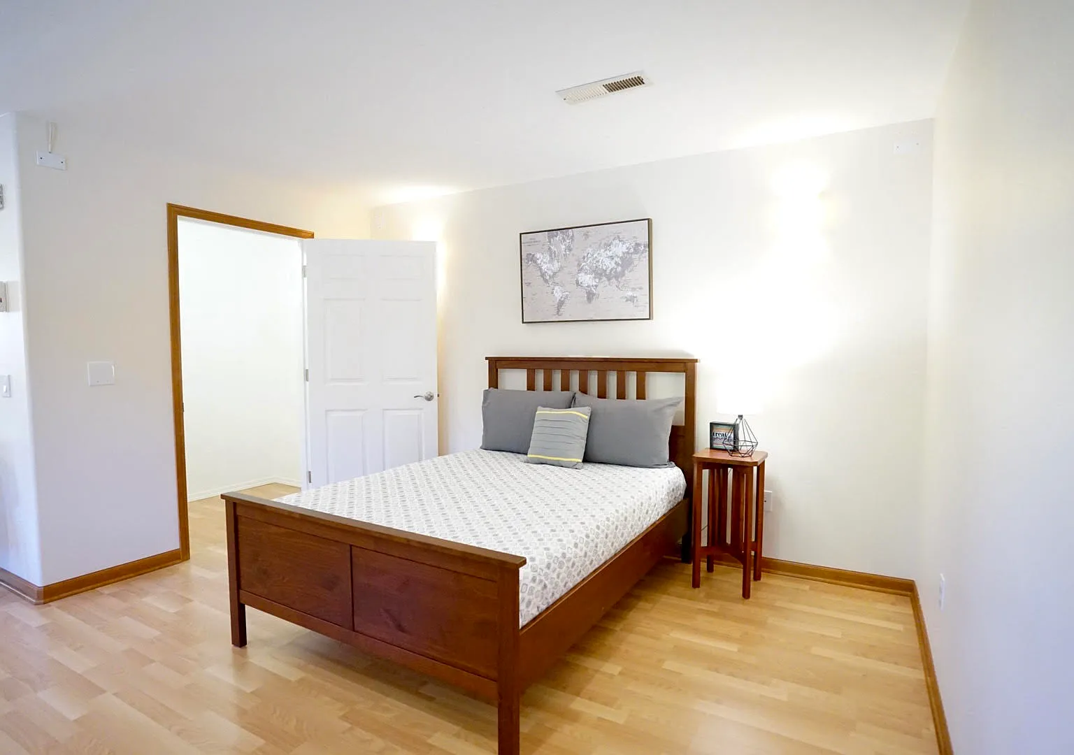 Studio, 582 sqft, $1,350 — Photo 2