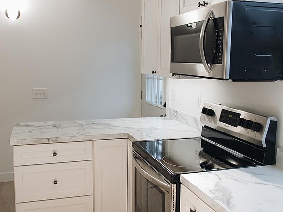 4th image of 173 W 20th St #103