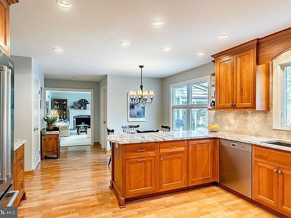 2nd image of 144 Dantes Dr