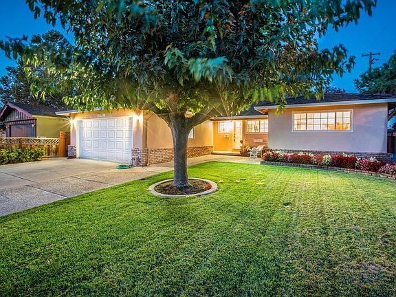 2nd image of 2608 La Mirada Dr