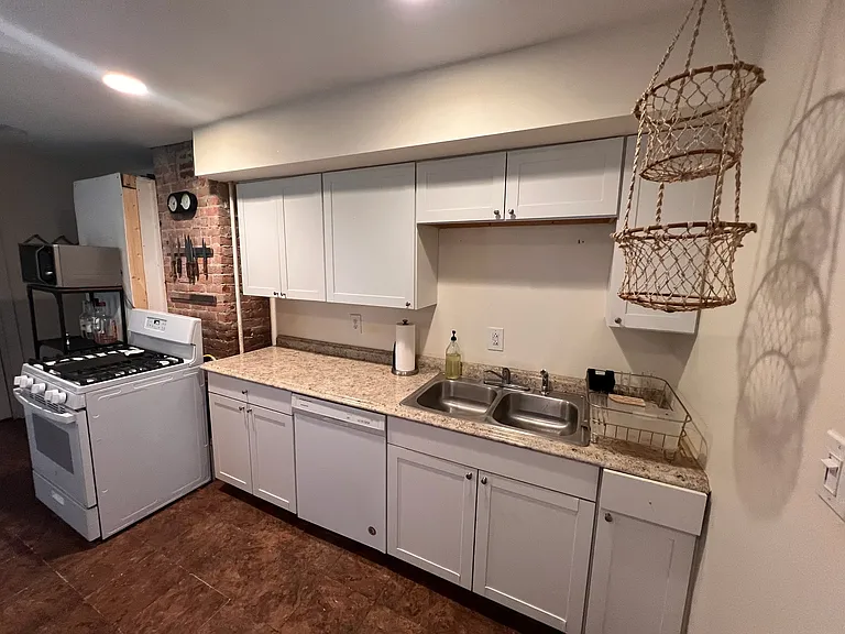 67 Lawrence St #1 — Photo 9