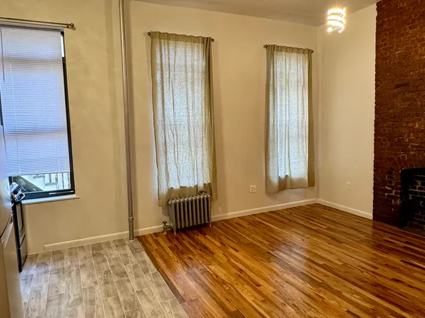 2310 2nd Avenue image 8 of 12