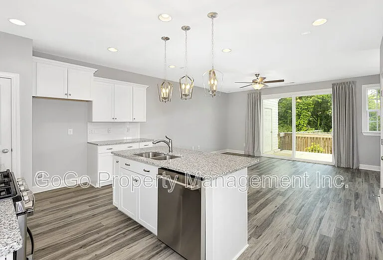 188 Silver Hill St — Photo 4