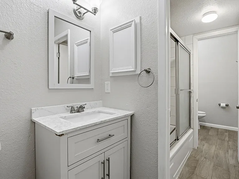 10604 Springwood Dr #D — Photo 6