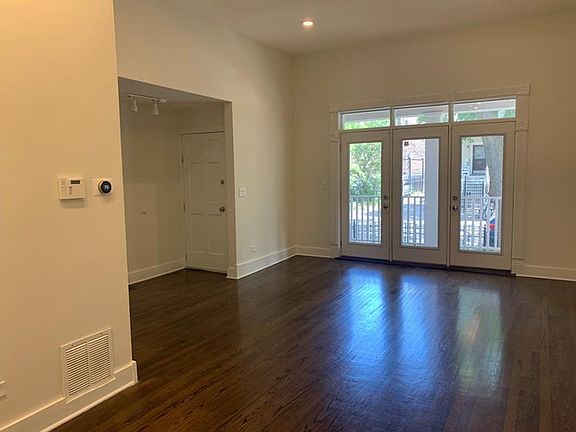 3rd image of 3144 N Clifton Ave #1