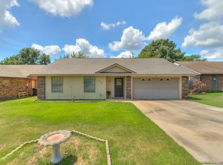 157 NE Cummings Ave, Bartlesville, OK 74006