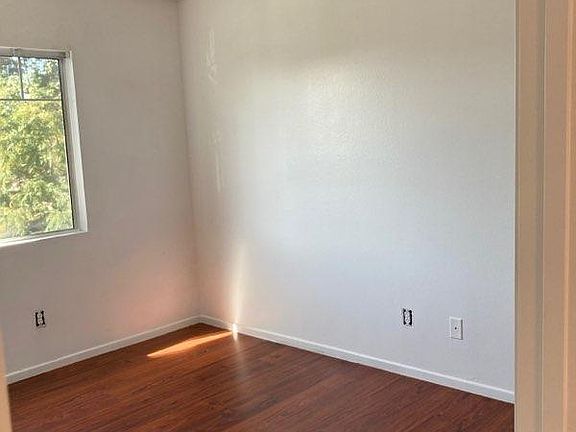 3rd image of 8460 Millergrove Dr