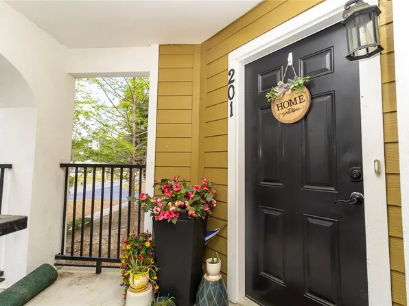 4215 SW 31st Dr Unit 201, Gainesville, FL 32608