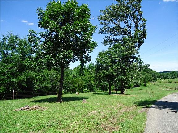 4th image of 1048 County Road 4649