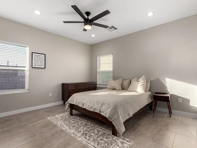 1908 W Lawrence Rd #2 — Photo 9