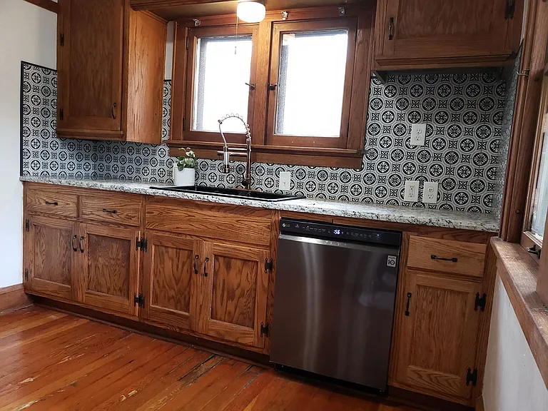 3201 S Lenox St — Photo 7