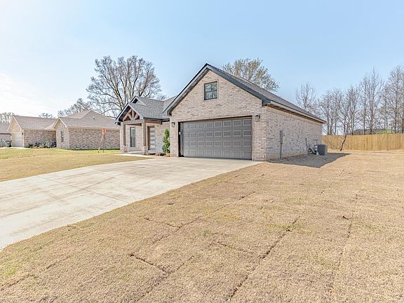 4th image of 223 Woodland Trl